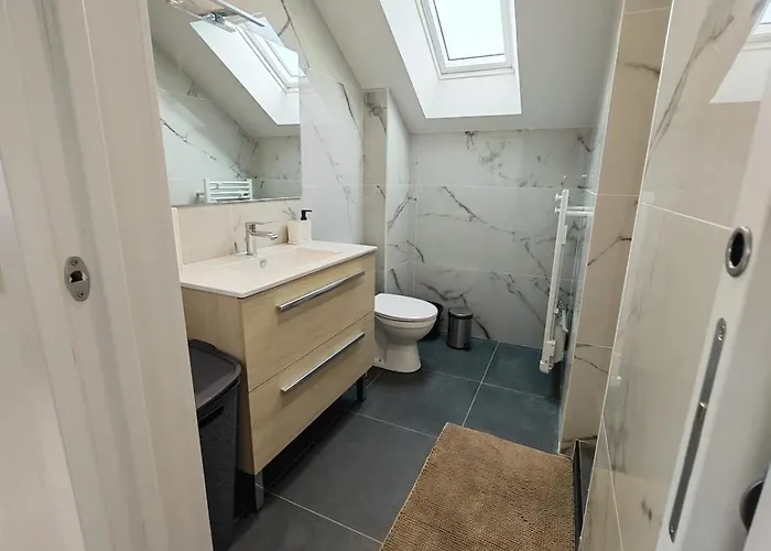 L'ecrin Lourdais アパート